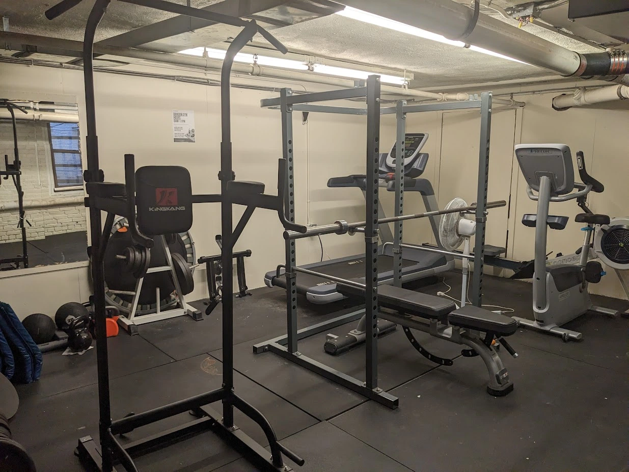 picture of the weight room